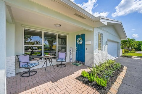 Casa en venta en Fort Lauderdale, Florida, 3 dormitorios, 129.23 m2 № 1732349 - foto 1