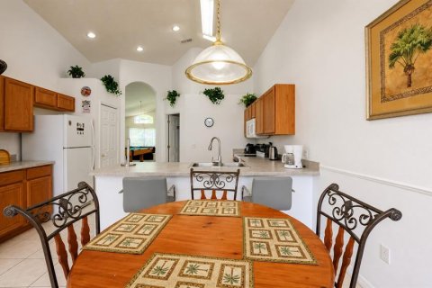 Villa ou maison à vendre à Haines City, Floride: 4 chambres, 177.63 m2 № 2120976 - photo 10