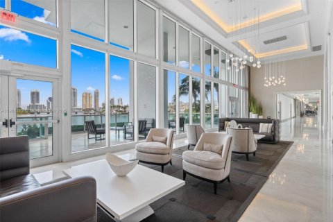 Condo in Aventura, Florida, 2 bedrooms  № 2012707 - photo 29