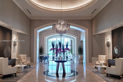 Condo in Aventura, Florida, 2 bedrooms  № 2012707 - photo 24