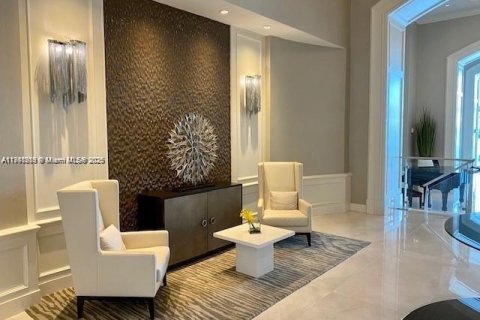 Condo in Aventura, Florida, 2 bedrooms  № 2012707 - photo 25