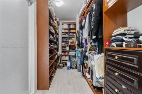 Condo in Aventura, Florida, 2 bedrooms  № 2012707 - photo 15