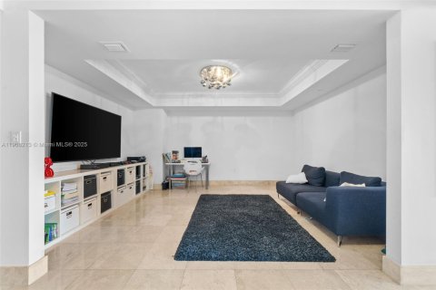 Condo in Aventura, Florida, 2 bedrooms  № 2012707 - photo 11