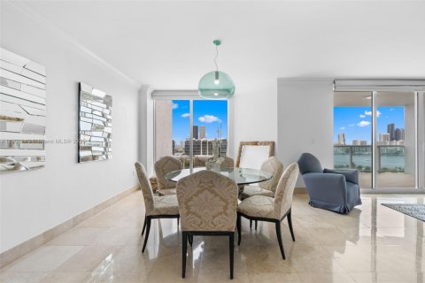 Condo in Aventura, Florida, 2 bedrooms  № 2012707 - photo 6