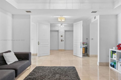 Condo in Aventura, Florida, 2 bedrooms  № 2012707 - photo 12