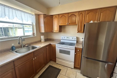 Condominio en venta en Hollywood, Florida, 1 dormitorio, 61.78 m2 № 2035324 - foto 4