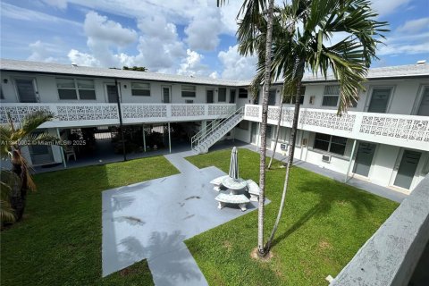 Condominio en venta en Hollywood, Florida, 1 dormitorio, 61.78 m2 № 2035324 - foto 15