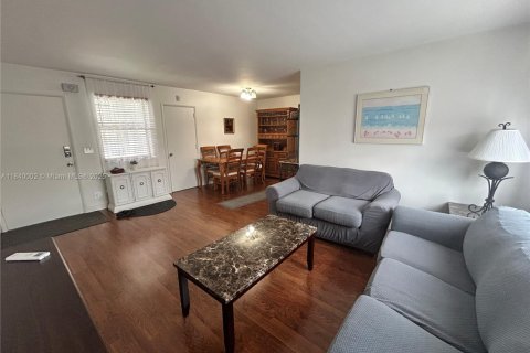 Condominio en venta en Hollywood, Florida, 1 dormitorio, 61.78 m2 № 2035324 - foto 3