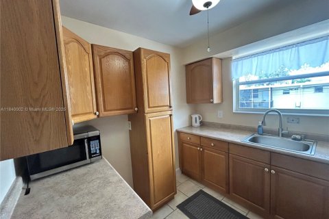 Condominio en venta en Hollywood, Florida, 1 dormitorio, 61.78 m2 № 2035324 - foto 6