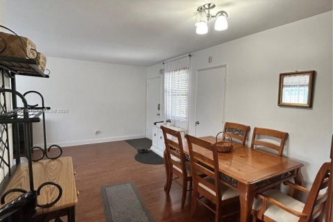 Condominio en venta en Hollywood, Florida, 1 dormitorio, 61.78 m2 № 2035324 - foto 8