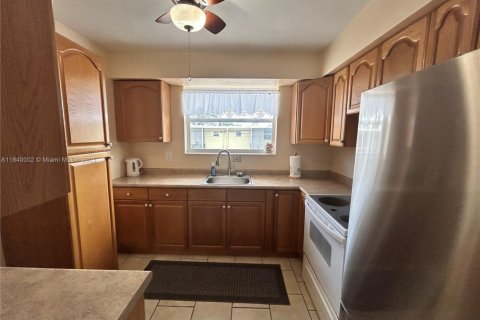 Condominio en venta en Hollywood, Florida, 1 dormitorio, 61.78 m2 № 2035324 - foto 5