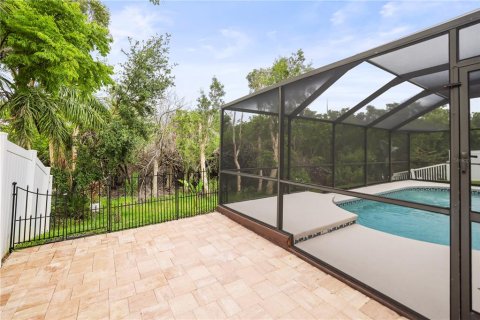 House in Saint Petersburg, Florida 3 bedrooms, 165.64 sq.m. № 1782781 - photo 19