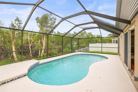 House in Saint Petersburg, Florida 3 bedrooms, 165.64 sq.m. № 1782781 - photo 15