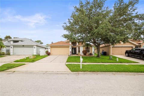 House in Saint Petersburg, Florida 3 bedrooms, 165.64 sq.m. № 1782781 - photo 5