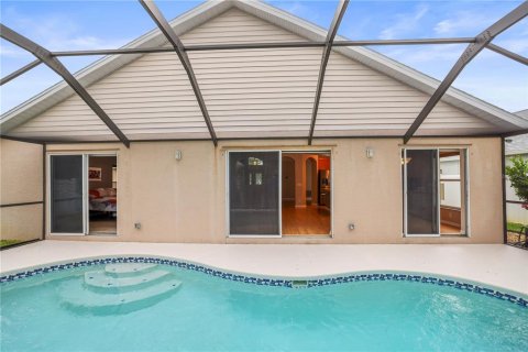 House in Saint Petersburg, Florida 3 bedrooms, 165.64 sq.m. № 1782781 - photo 18
