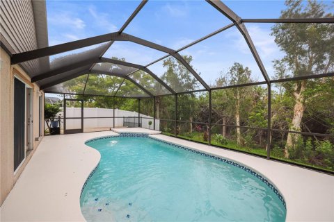 House in Saint Petersburg, Florida 3 bedrooms, 165.64 sq.m. № 1782781 - photo 16
