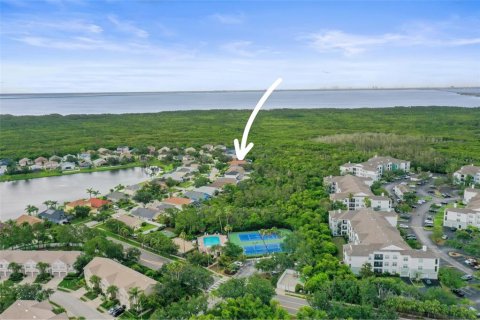 House in Saint Petersburg, Florida 3 bedrooms, 165.64 sq.m. № 1782781 - photo 13