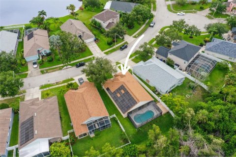 House in Saint Petersburg, Florida 3 bedrooms, 165.64 sq.m. № 1782781 - photo 6