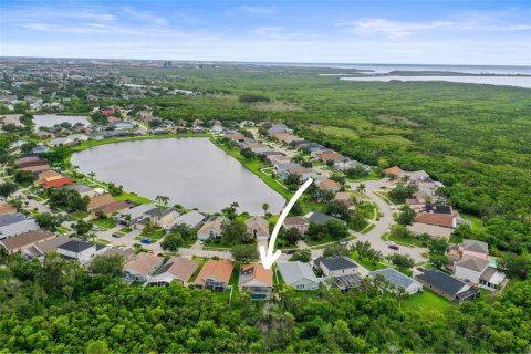 House in Saint Petersburg, Florida 3 bedrooms, 165.64 sq.m. № 1782781 - photo 7