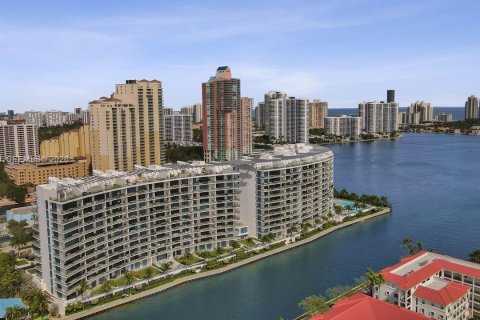 Condo in Aventura, Florida, 4 bedrooms  № 2000017 - photo 2