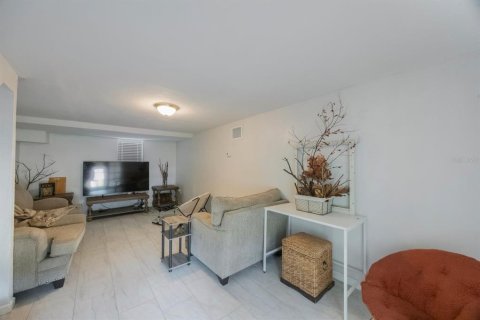 Immobilier commercial à vendre à Saint Petersburg, Floride: 3 chambres, 165.55 m2 № 1879662 - photo 30