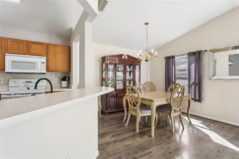 House in Riverview, Florida 3 bedrooms, 140 sq.m. № 2420081 - photo 8
