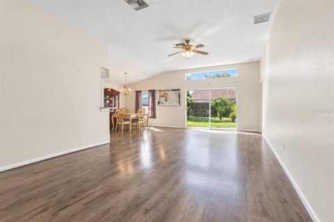 House in Riverview, Florida 3 bedrooms, 140 sq.m. № 2420081 - photo 5