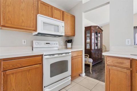 House in Riverview, Florida 3 bedrooms, 140 sq.m. № 2420081 - photo 11