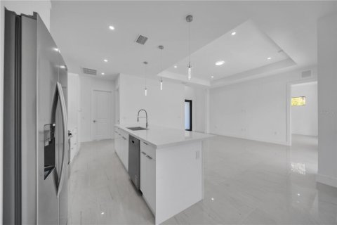 Villa ou maison à vendre à Lehigh Acres, Floride: 3 chambres, 152.64 m2 № 2291679 - photo 6