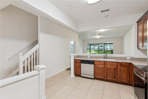 Townhouse in Orlando, Florida 3 bedrooms, 155.33 sq.m. № 2216095 - photo 15