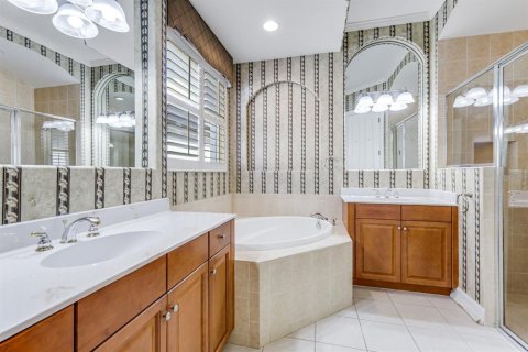 House in Estero, Florida 4 bedrooms, 183.48 sq.m. № 2238728 - photo 6