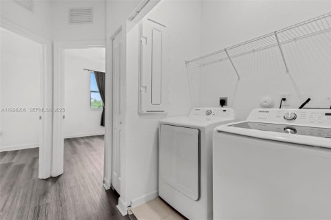 Adosado en alquiler en Homestead, Florida, 3 dormitorios, 123.65 m2 № 1985905 - foto 15