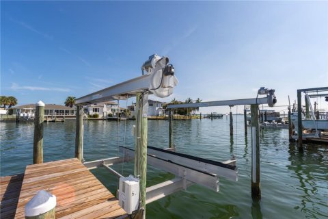 Casa en venta en Clearwater, Florida, 3 dormitorios, 206.99 m2 № 2227867 - foto 2
