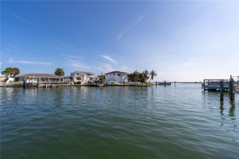 Casa en venta en Clearwater, Florida, 3 dormitorios, 206.99 m2 № 2227867 - foto 3