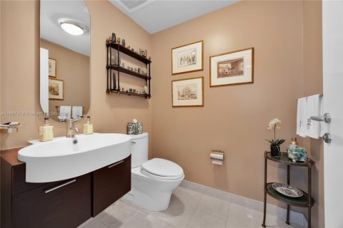 Condo in Miami, Florida, 3 bedrooms  № 1948609 - photo 14