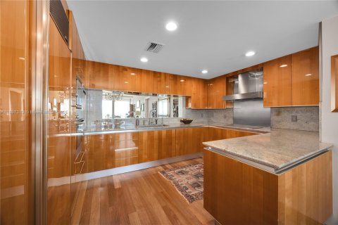 Condo in Miami, Florida, 3 bedrooms  № 1948609 - photo 20