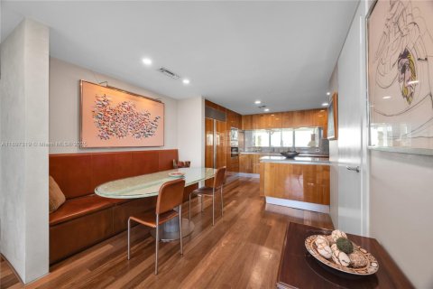 Condo in Miami, Florida, 3 bedrooms  № 1948609 - photo 18