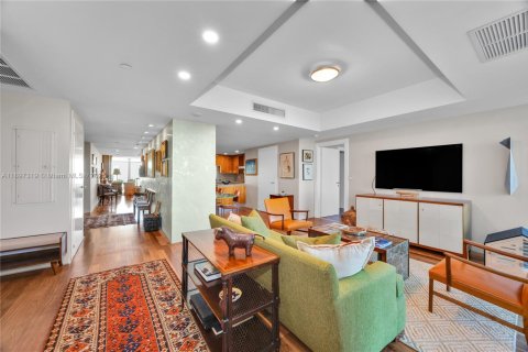 Condo in Miami, Florida, 3 bedrooms  № 1948609 - photo 16