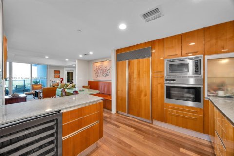 Condo in Miami, Florida, 3 bedrooms  № 1948609 - photo 22