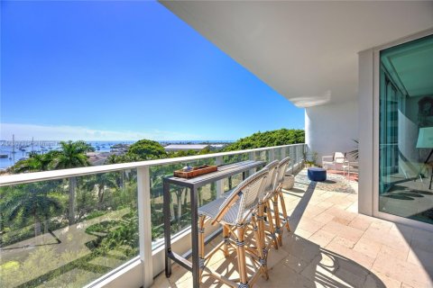 Condo in Miami, Florida, 3 bedrooms  № 1948609 - photo 4