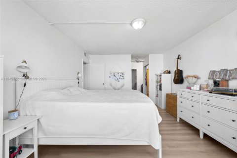 Condominio en venta en Hallandale Beach, Florida, 2 dormitorios, 130.06 m2 № 2008789 - foto 14