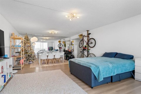 Condominio en venta en Hallandale Beach, Florida, 2 dormitorios, 130.06 m2 № 2008789 - foto 5