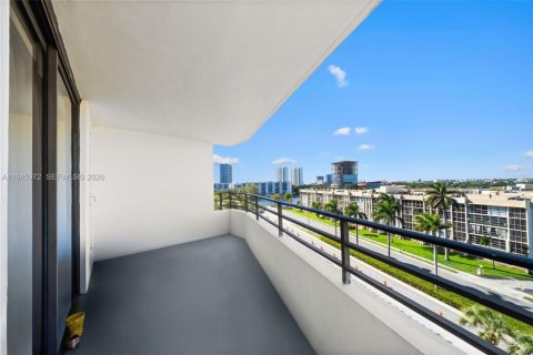 Condominio en venta en Hallandale Beach, Florida, 2 dormitorios, 130.06 m2 № 2008789 - foto 22