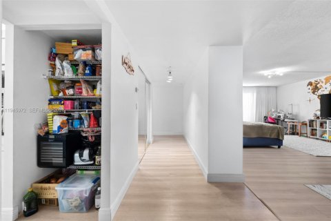 Condominio en venta en Hallandale Beach, Florida, 2 dormitorios, 130.06 m2 № 2008789 - foto 11