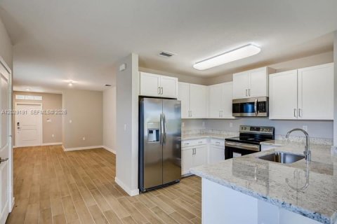 House in Homestead, Florida 4 bedrooms, 276.85 sq.m. № 2086556 - photo 5