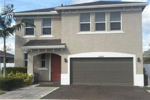 House in Homestead, Florida 4 bedrooms, 276.85 sq.m. № 2086556