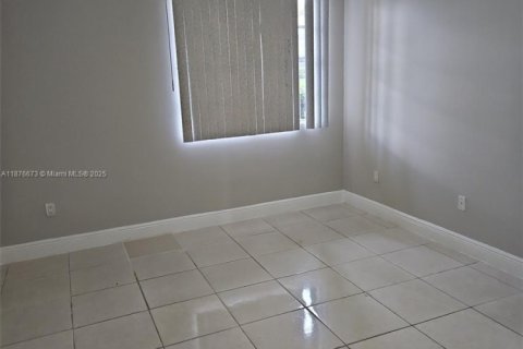 Condominio en alquiler en Pompano Beach, Florida, 1 dormitorio, 72.93 m2 № 1923654 - foto 2