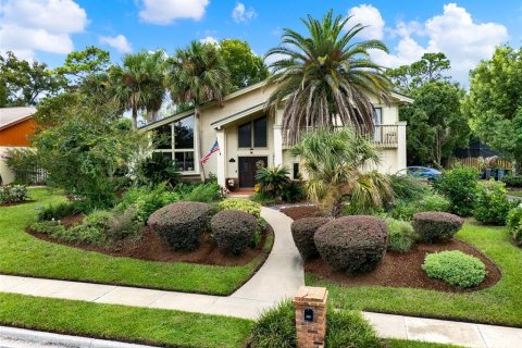 House in Longwood, Florida 4 bedrooms, 282.89 sq.m. № 1899092 - photo 1
