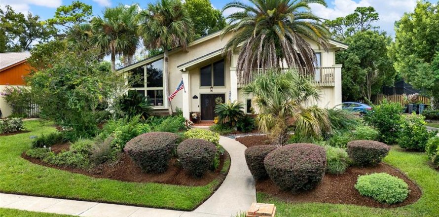 House in Longwood, Florida 4 bedrooms, 282.89 sq.m. № 1899092