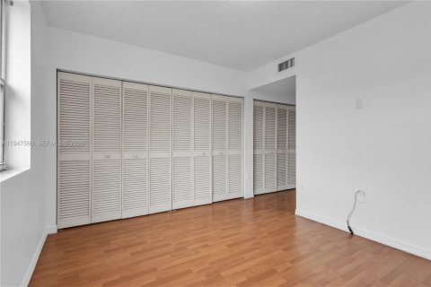 Adosado en alquiler en Miami, Florida, 3 dormitorios, 136.57 m2 № 2003662 - foto 22